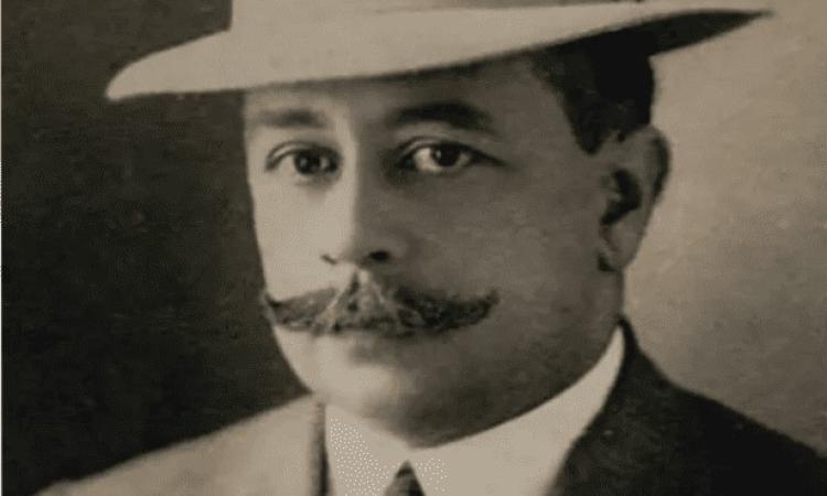 ¿Sabías que Froylán Turcios nació en julio, el mes de la identidad? 