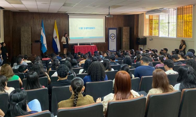 UNAH impulsa la transformación digital con enfoque humano en conferencia sobre inteligencia artificial