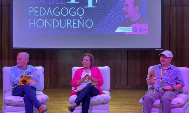 Celebran el Día del Pedagogo Hondureño en la UNAH