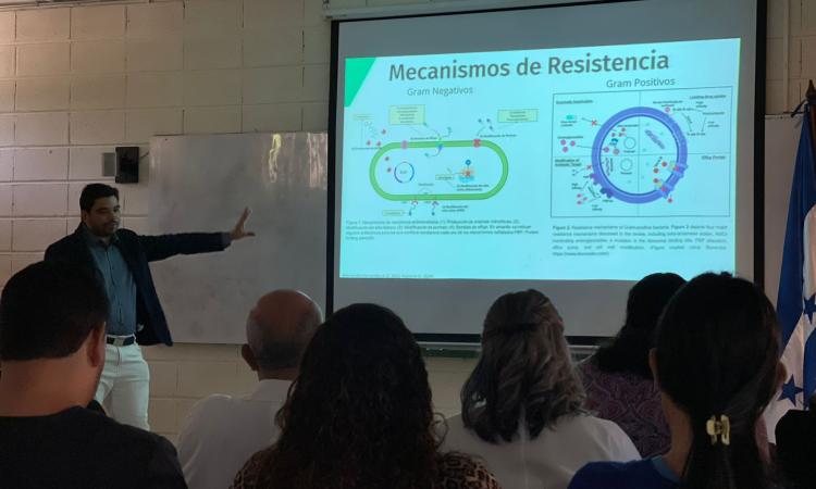 UNAH desarrolla taller teórico práctico sobre resistencia antimicrobiana