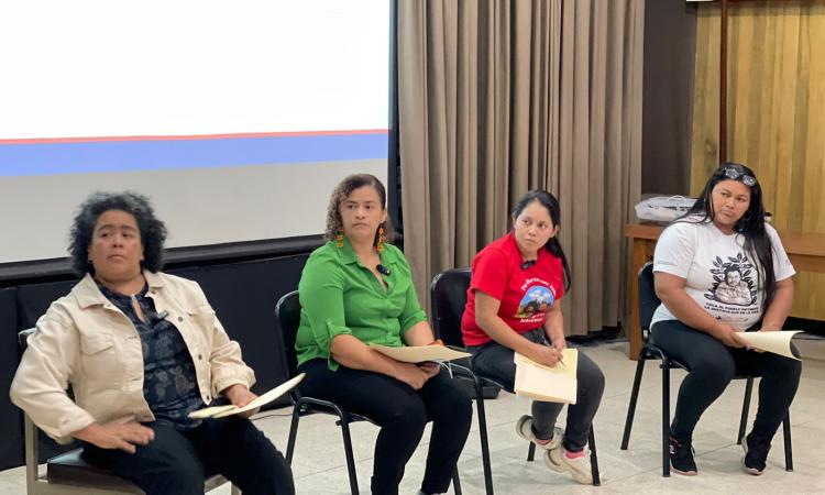 Carrera de Trabajo Social realiza II Diálogo de Alquimia: análisis de contexto desde los territorios