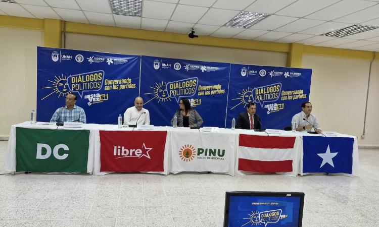 Candidatos a diputados por Atlántida protagonizan diálogo de altura en la UNAH