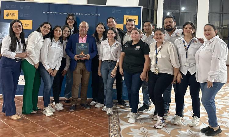 Profesor de la UNAH Campus Copán presenta libro clave sobre Gestión Actuarial con enfoque administrativo