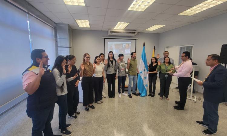 Estudiantes viajarán al extranjero para fortalecer sus habilidades de liderazgo y trabajo en equipo