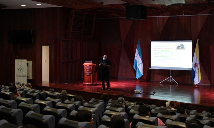 Ponencia "Quo vadis, ¿ciencias del desarrollo humano?, una invitación hacia el cuestionamiento crítico 