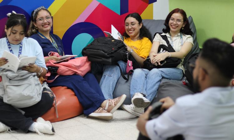 Transporte, alimentación y útiles escolares gratuitos para estudiantes anuncia el rector de la UNAH