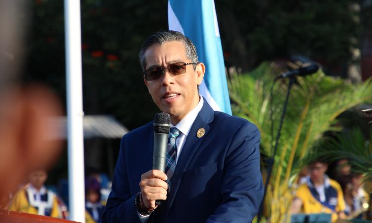 Rector pide a los políticos propuestas y no descréditos mutuos