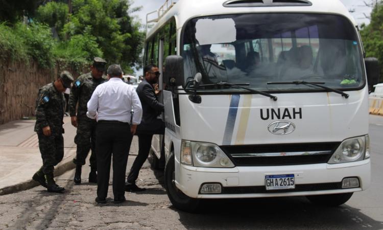 Transporte gratuito y seguro para estudiantes de la UNAH inicia con 13 rutas en Tegucigalpa