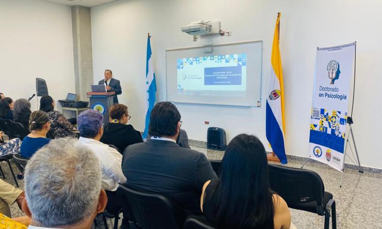 UNAH lanza el Doctorado en Psicología