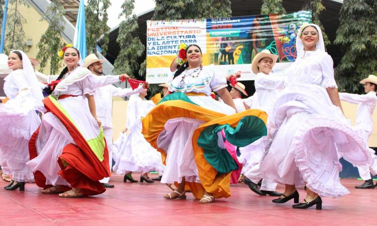 Danzas folclóricas, miskitas y garífunas fortalecieron la identidad nacional en el FUCAIN 2025