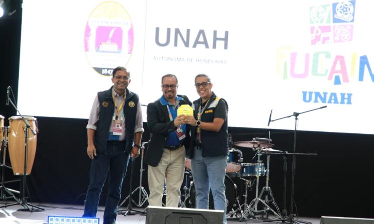 UNAH otorga reconocimiento a universidades participantes en el FUCAIN
