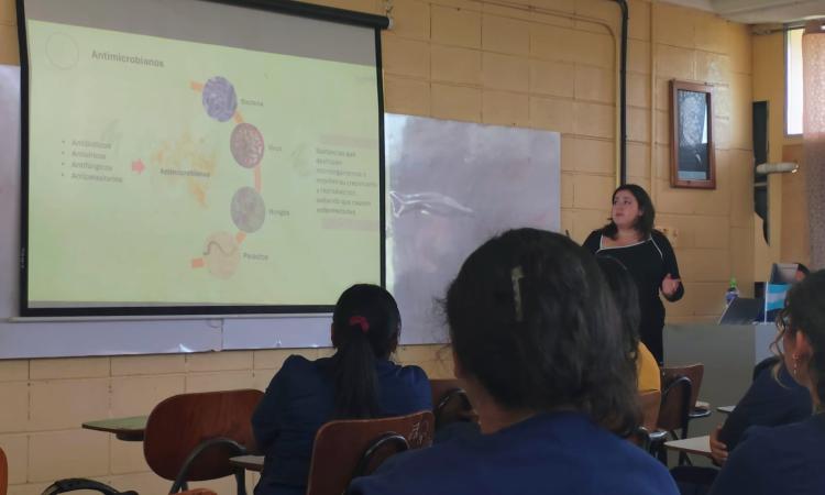 Escuela de Microbiología realiza jornada de actualización sobre diagnóstico clínico
