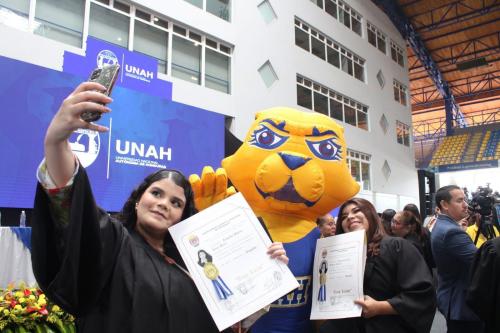 a75a0254 60f4 4a73 aa6b 93d1e5639a3c