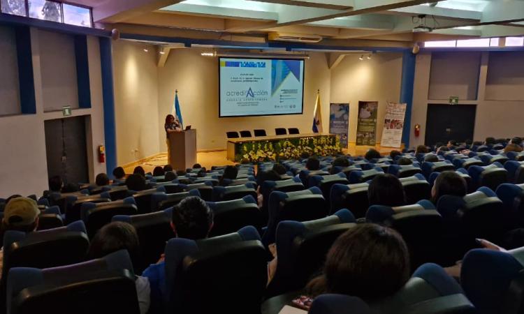 Escuela de Microbiología impulsa proceso de autoevaluación con miras a la acreditación y renovación curricular