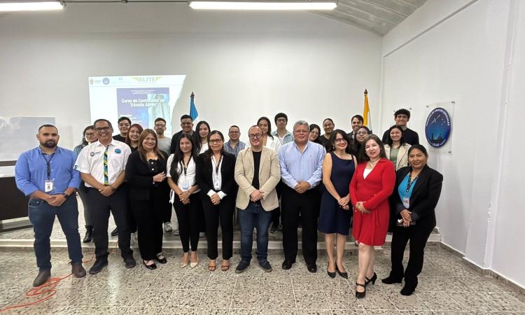 Faces-UNAH inaugura el curso Controlador de Tránsito Aéreo, primero a nivel universitario