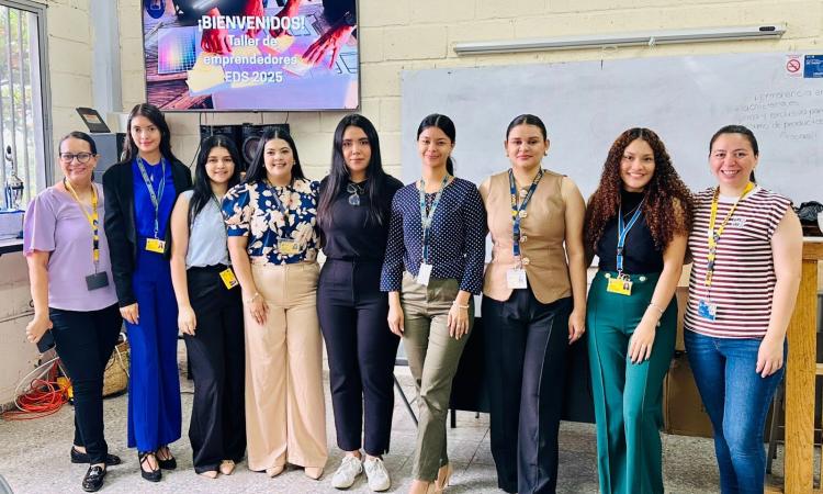 Estudiantes de Administración y Generación de Empresas impulsan proyecto de desarrollo sostenible con emprendedores locales