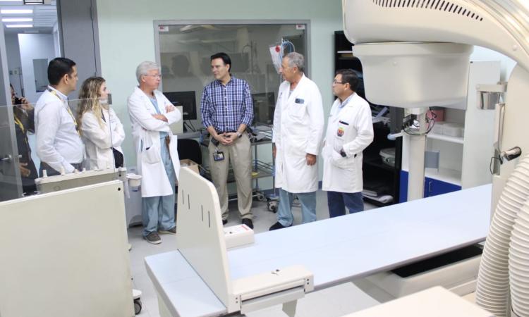 Docentes médicos estadounidenses recorren el CDIBIR con miras a implementar proyecto de salud