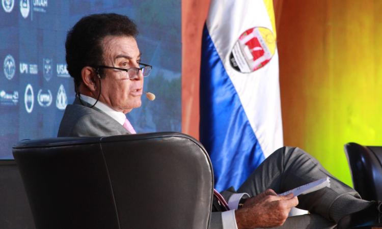 Diálogos Políticos: Salvador Nasralla expone su propuesta presidencial ante la comunidad universitaria