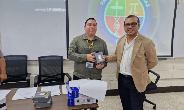 UNAH distribuye equipo de comunicación a campus, facultades y unidades 