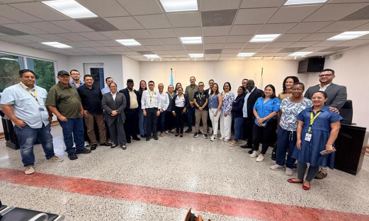 UNAH fortalece su presencia académica en Islas de la Bahía y anuncia nuevas carreras para 2026