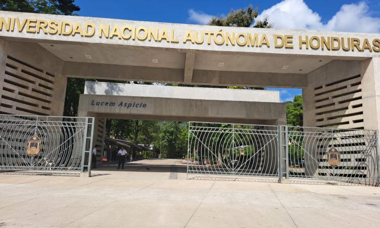 UNAH invierte 70 millones de lempiras en pavimentación y mejora integral de infraestructura en Campus Cortés