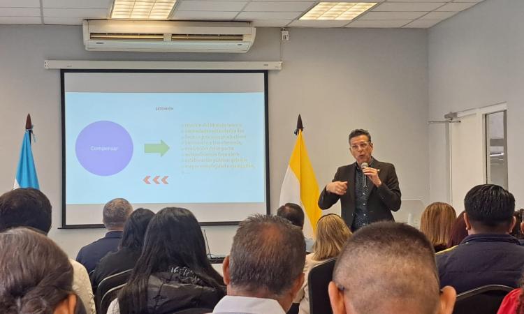 Semana de Vinculación Universidad-Sociedad: experto de Barcelona aborda el impacto de la extensión universitaria