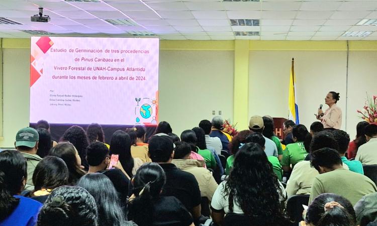 Ponencias, foros y alianzas destacaron en el segundo día del Precongreso de Investigación y Posgrados en UNAH Campus Atlántida