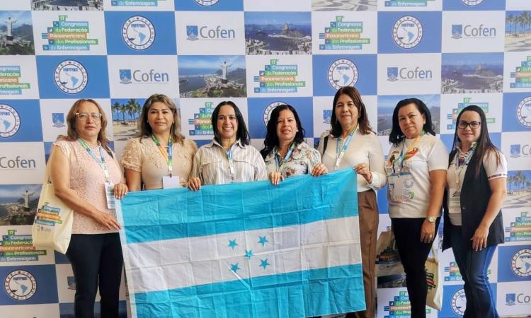Profesionales de la Enfermería representan a la UNAH en Congreso en Brasil