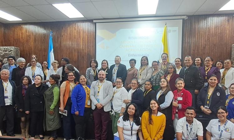 Carrera de Enfermería presenta Informe de Autoevaluación para su acreditación