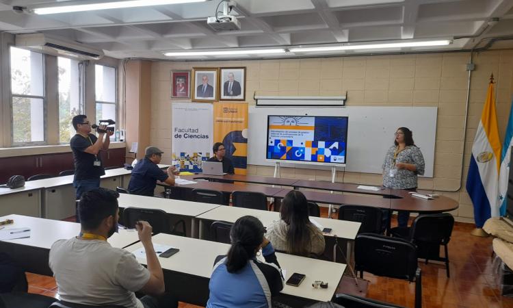 Facultad de Ciencias recibe capacitación sobre procesos de publicación de la Editorial Universitaria