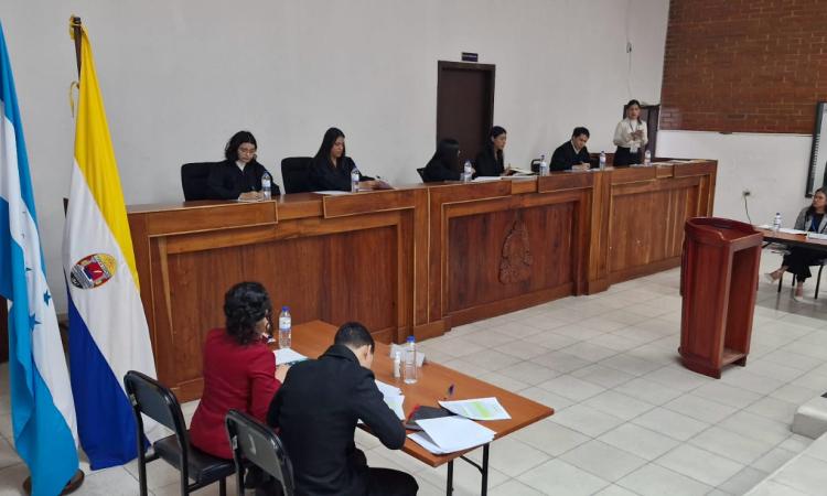 UNAH celebra la final de la Competencia Nacional de Juicios Simulados Moot Court  2025 