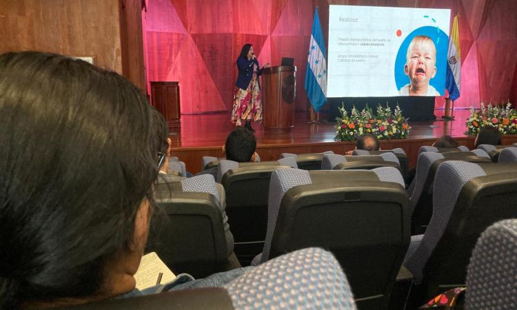 50 años de excelencia pediátrica: FCM sella su legado con exitosa Jornada de Actualización 2025