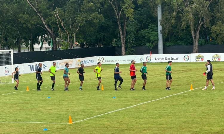 Profesor de UNAH Campus Comayagua capacitó a árbitros internacionales en República Dominicana 