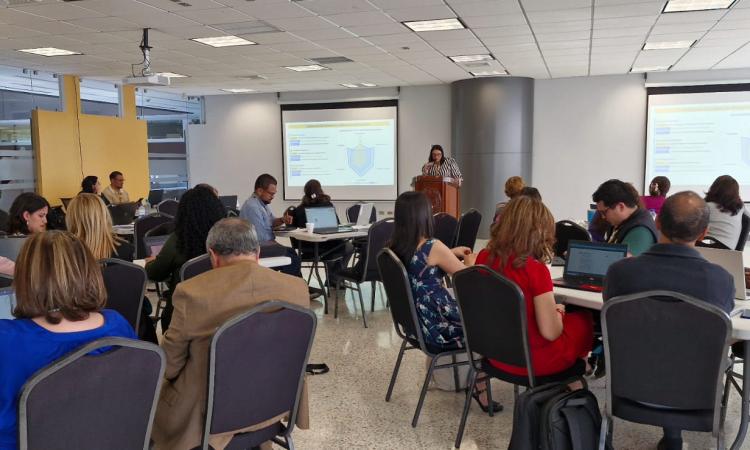 UNAH refuerza capacidades institucionales para el diseño curricular y asignación de créditos