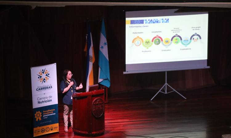 Carrera de Nutrición se prepara de cara a la acreditación internacional para garantizar la excelencia académica 