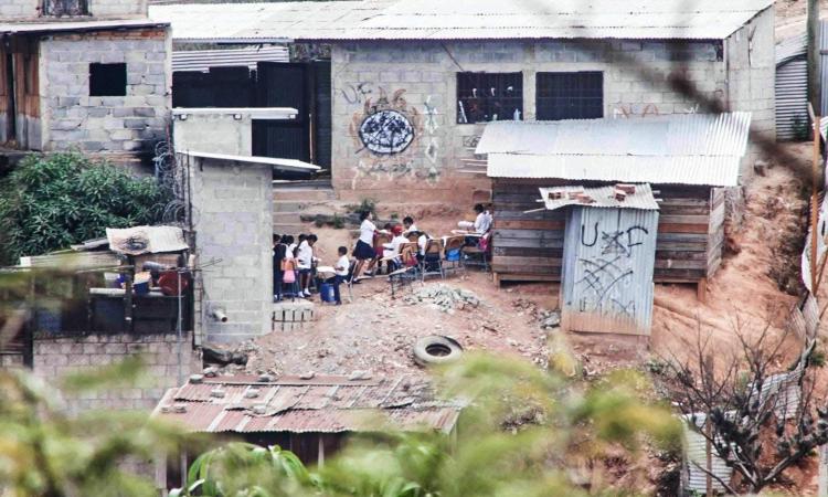 Estudio revela que la clase social en Honduras determina el acceso a empleo, educación y salud