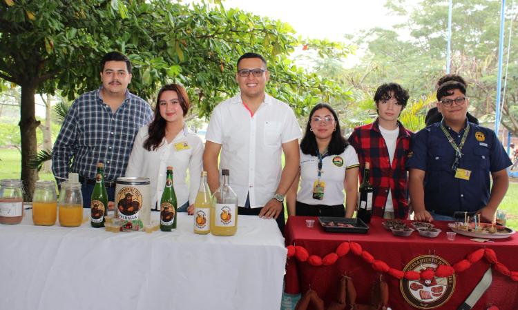 Estudiantes del Campus El Paraíso presentan innovaciones alimentarias y soluciones sostenibles en la Mini Expoferia