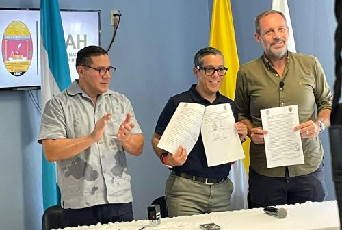 4fb45aba eaaf 4b83 a854 88435365b625