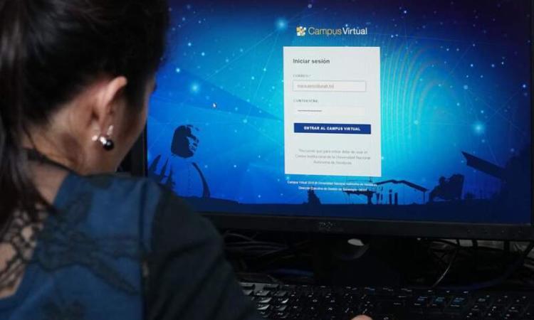 UNAH fortalece la educación a distancia con nuevos proyectos académicos para 2026