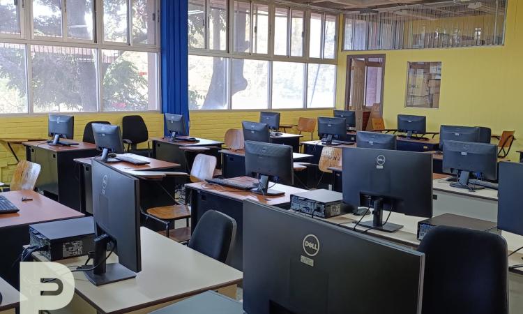 Inauguran cinco modernas aulas tecnológicas para fortalecer el nuevo plan de estudios de la Carrera de Ingeniería Civil 