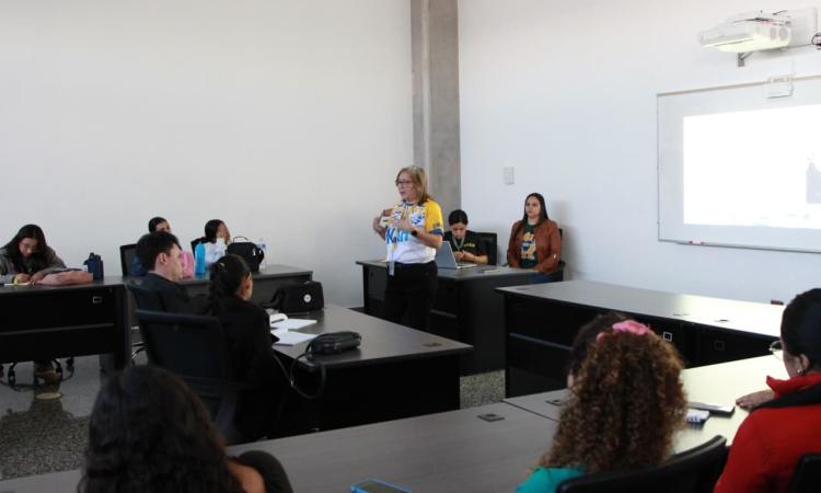 Estudiantes de Periodismo reciben inducción previa a la Práctica Profesional Supervisada