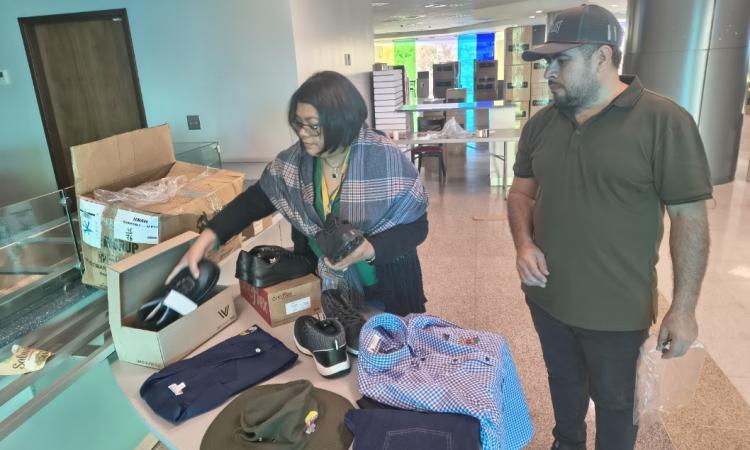 SEDP-UNAH entrega uniformes e implementos a empleados de Servicios Generales