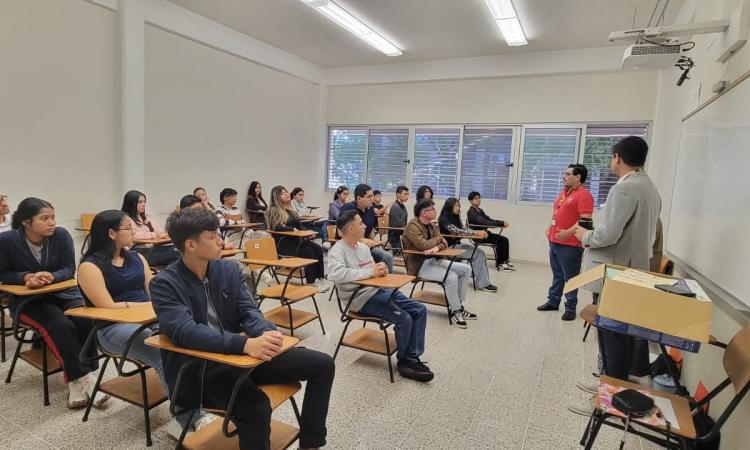 Aspirantes a Ingeniería realizan prueba de conocimientos para obtener un cupo