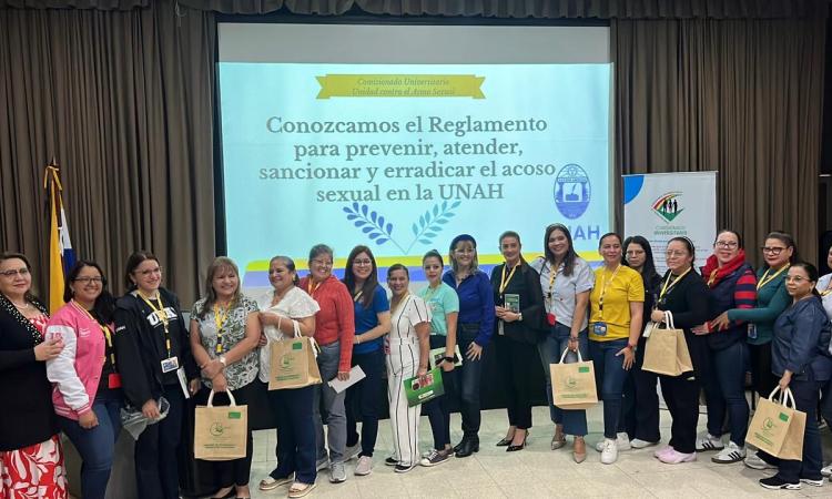Comisionado Universitario realiza conversatorio sobre prevención del acoso sexual en la UNAH