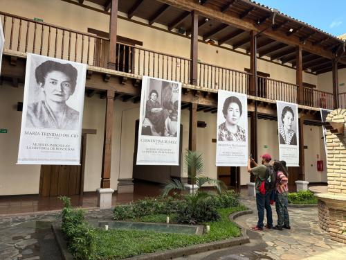 Mujeres insignes de HN
