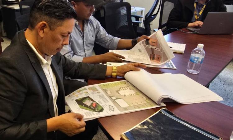 Estudiantes de Arquitectura diseñan mercados, terminal de buses y estación de bomberos para El Paraíso