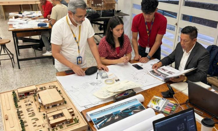 Estudiantes de Arquitectura diseñan mercados, terminal de buses y estación de bomberos para El Paraíso