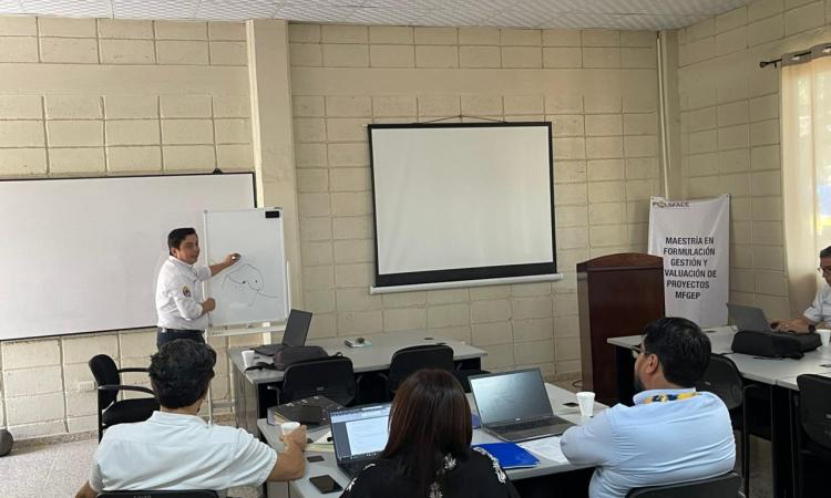 UNAH impulsa nuevas carreras técnicas y certificados en los campus universitarios