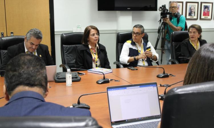 UNAH y Cohep estrechan lazos de cooperación 