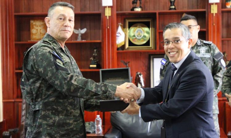 Jerarcas de las Fuerzas Armadas y Policía Nacional reafirman respaldo al Transporte Gratuito Estudiantil de la UNAH